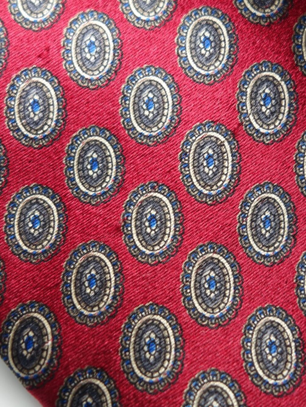 Vintage Christian Dior Silk Tie Made In USA w/ Blue & White Foulard Pattern - Picture 4 of 7